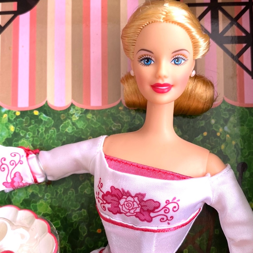 2002 Victorian Tea Blonde Barbie NRFB